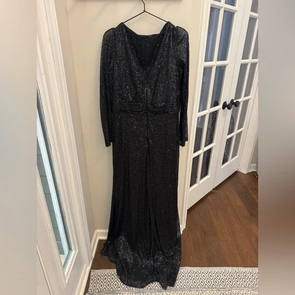 NWT MAC DUGGAL Black Sequined Long Sleeve Gown - Picture 10 of 12
